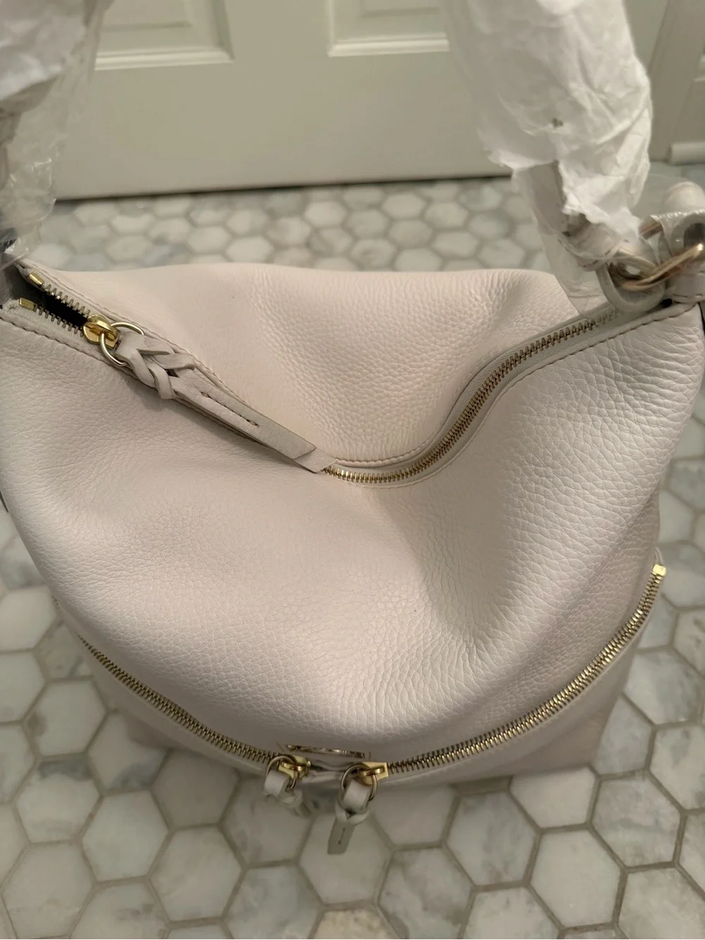 NWT- Dooney & Bourke Dillen Medium Pebbled Leather Hobo Handbag